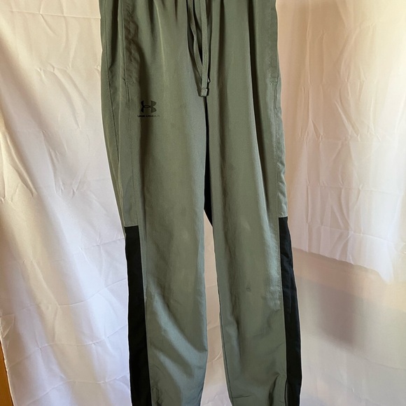 Red Henley Shirt and Gray Pants Set - Picture 8 of 16